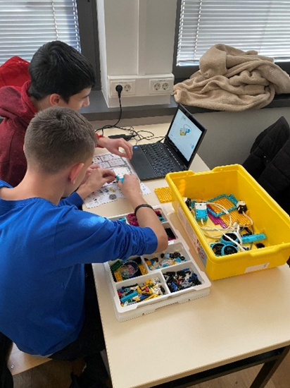 Children build a robot